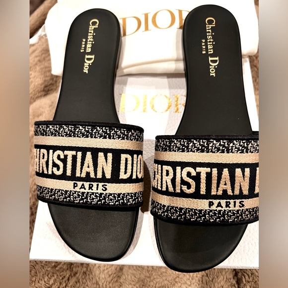 Brand New Christian Dior Slide Sandals EU size 38 U.S. Size 7 - Picture 1 of 6
